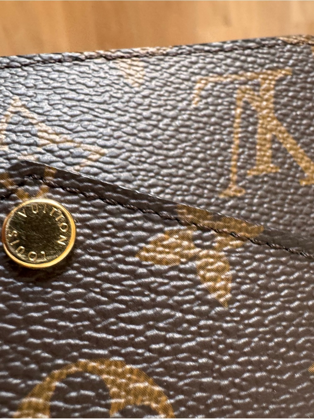 Louis Vuitton Monogram Canvas Card & Key Pouch in Brown PRISTINE - Picture 8 of 10
